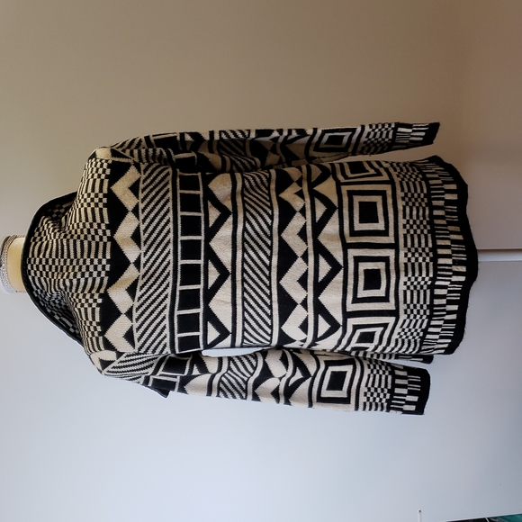 Size small Pinklicious tribal pattern waterfall cardigan. E76 - Picture 4 of 8